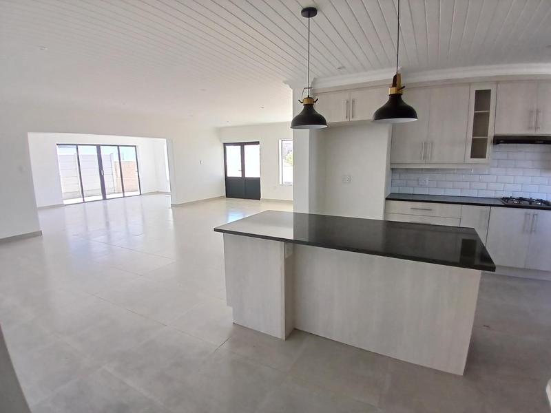 3 Bedroom Property for Sale in Stilbaai Wes Western Cape